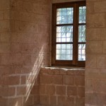 Licht und Lüftung für den Raum: Das Fenster. Foto: Alexander Dreher / pixelio.de . (645571_original_R_K_B_by_Alexander Dreher_pixelio.de)