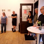 Material des Augenblicks - Ymer Shaqiri. Bild: Der Raumjournalist Thomas Geuder. (Datei: 2024_04_dieRaumgalerie_YmerShaqiri_Vernissage_01_IMG_5928)